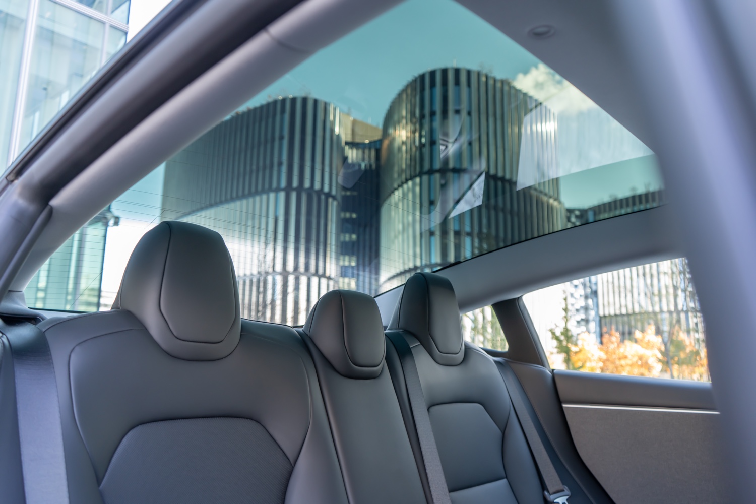 Tesla 3 půjčovna aut 