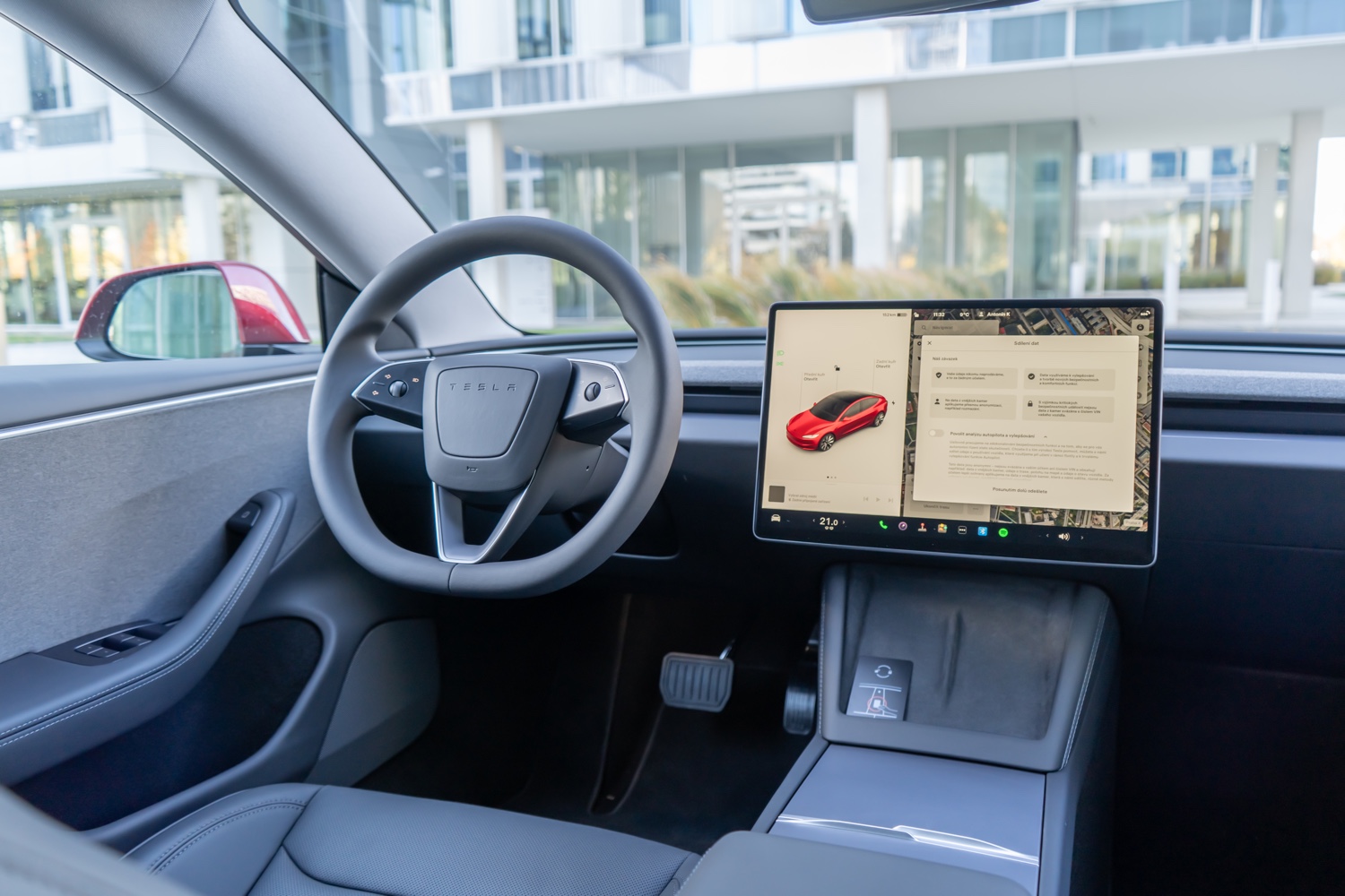 Tesla 3 půjčovna aut 