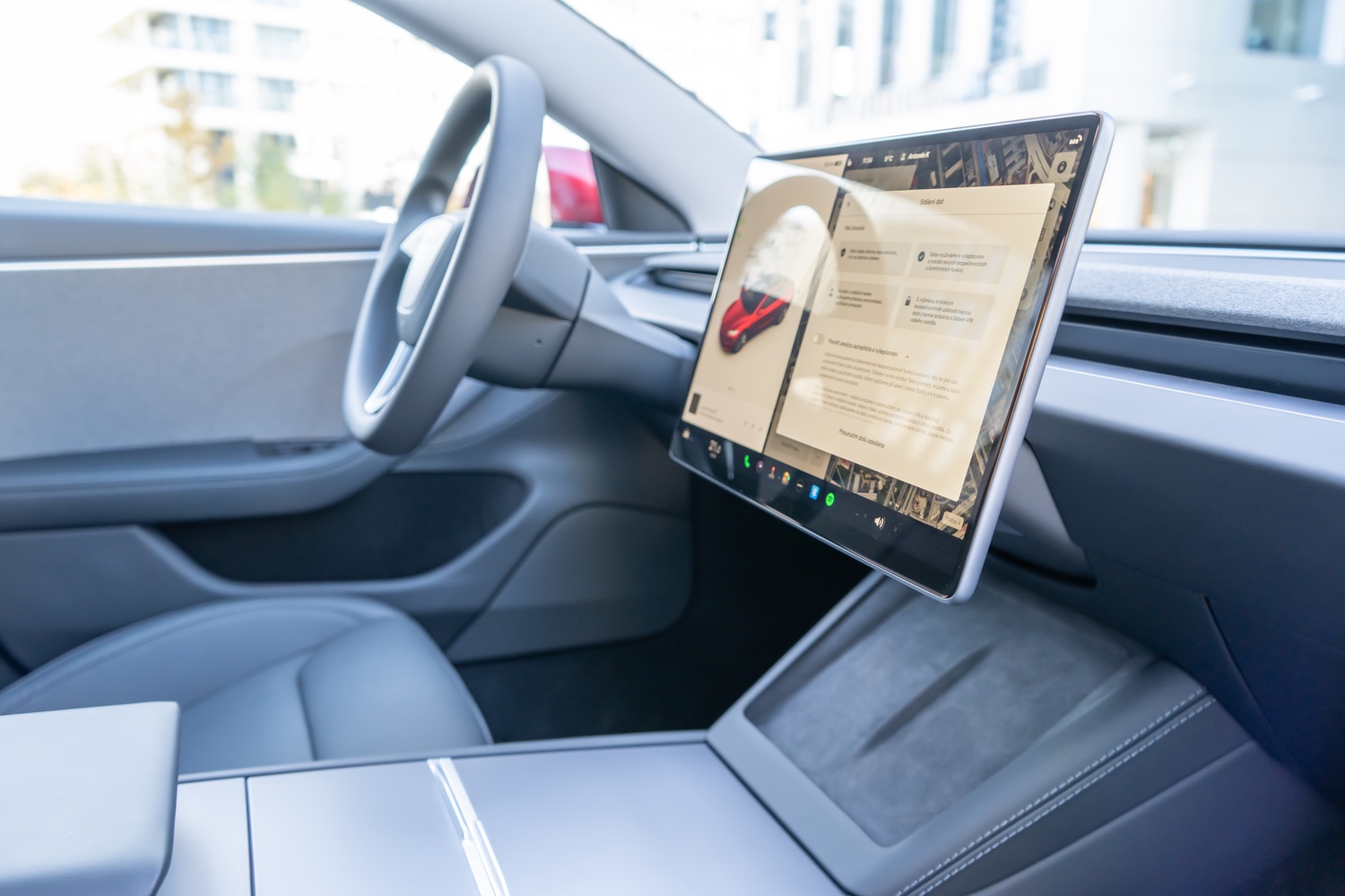 Tesla 3 půjčovna aut 