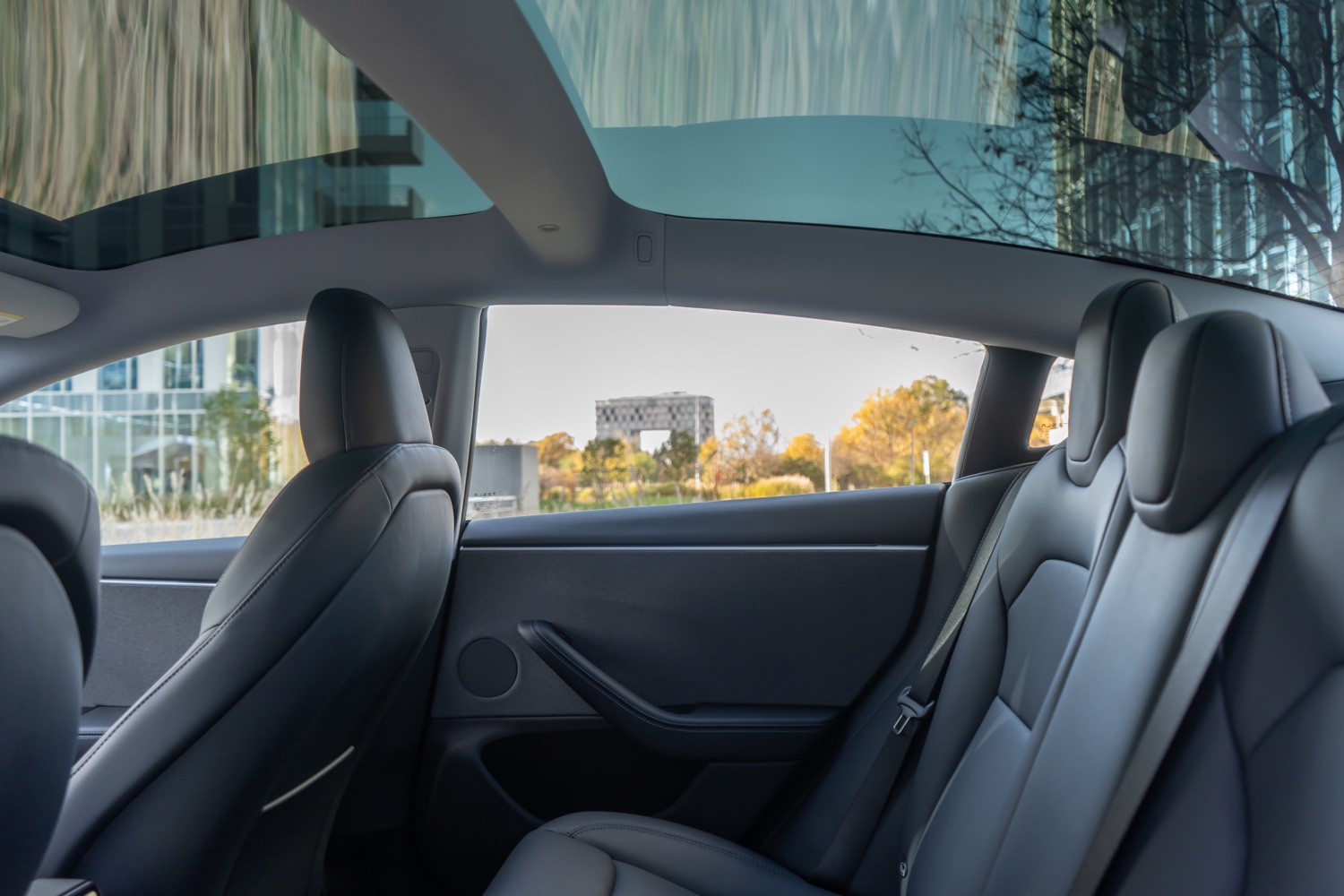 Tesla 3 autopůjčovna 